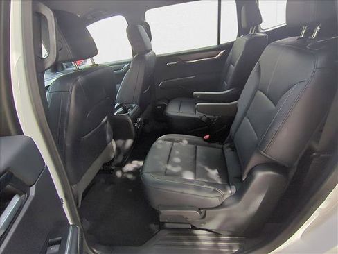 Used 2024 GMC Acadia Elevation image 19