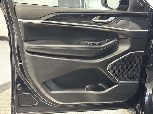 Used 2024 Jeep Grand Cherokee Trailhawk w/ Advanced Protech Group II image 14