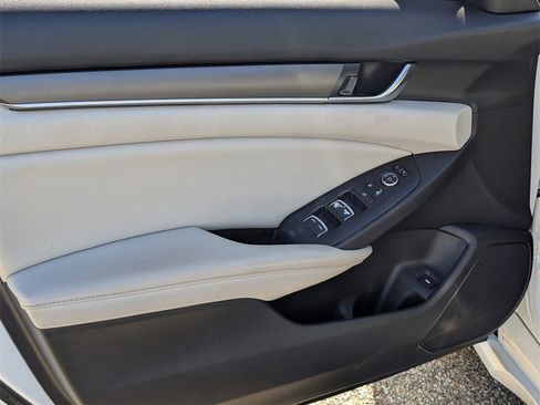 Certified 2022 Honda Accord LX image 13