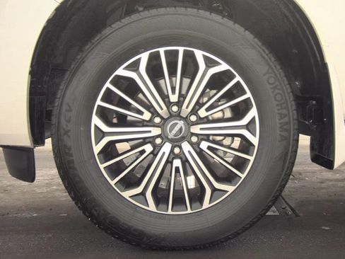 Used 2025 Nissan Armada SL w/ Captain's Chari Seat Package RWD image 9