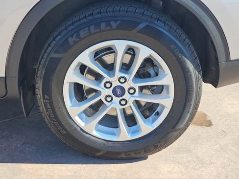 Used 2022 Ford Escape SE image 36