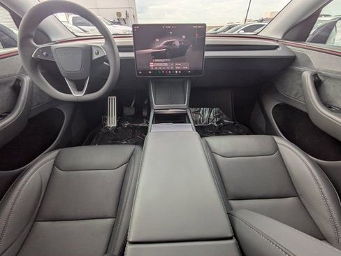 Used 2026 Tesla Model Y 2WD image 13