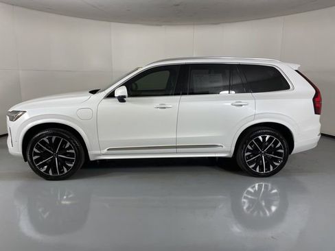 New 2026 Volvo XC90 T8 Plus w/ Protection Package Premier AWD/4WD image 5
