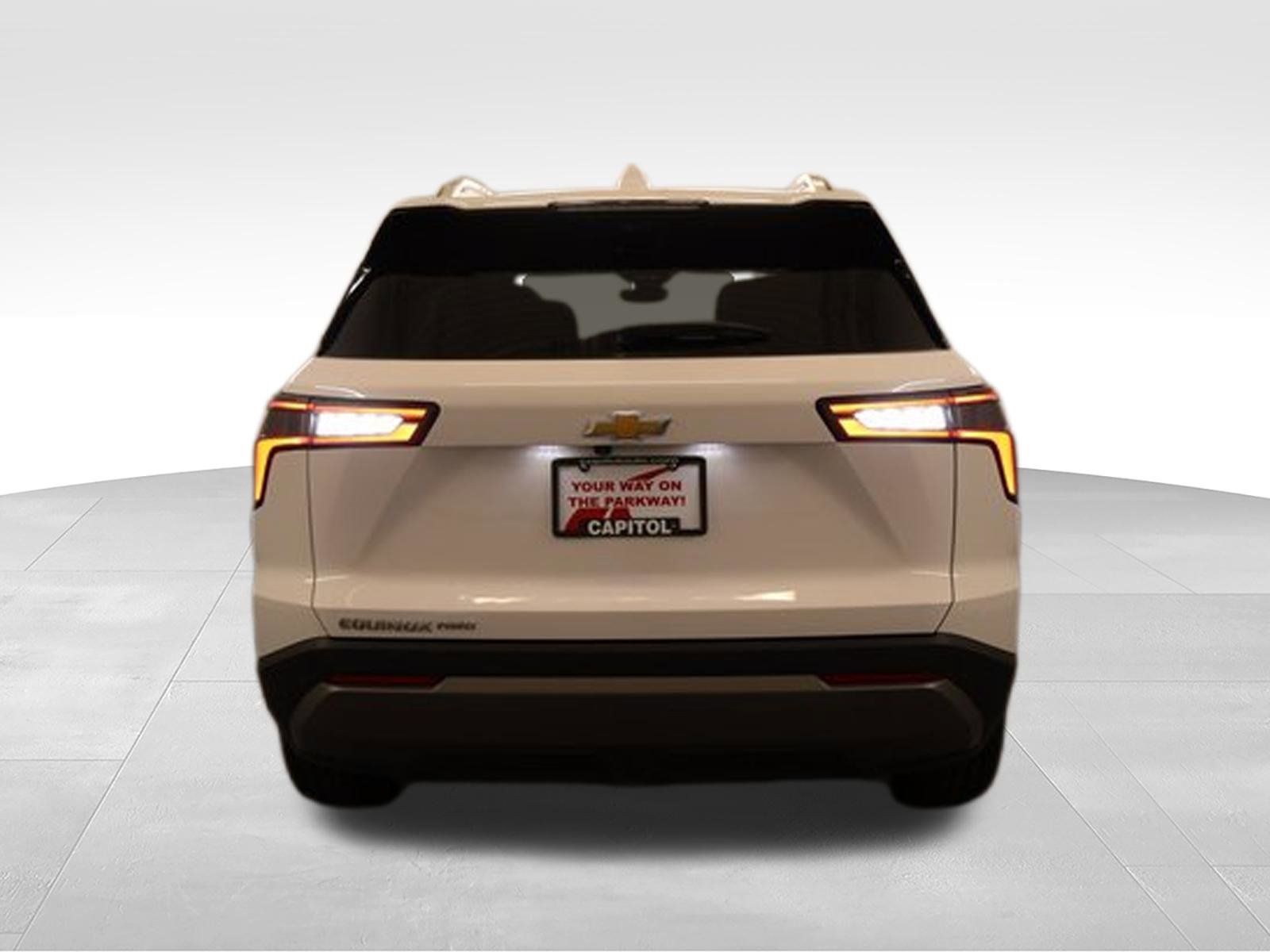 Used 2025 Chevrolet Equinox LT w/ Convenience Package II AWD/4WD image 4