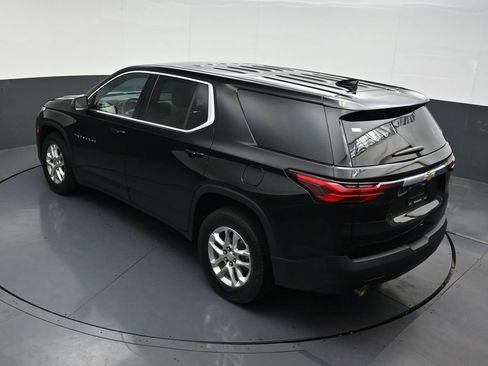 Used 2022 Chevrolet Traverse LS FWD image 15