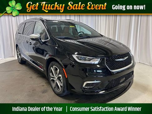 New 2026 Chrysler Pacifica Pinnacle image 1