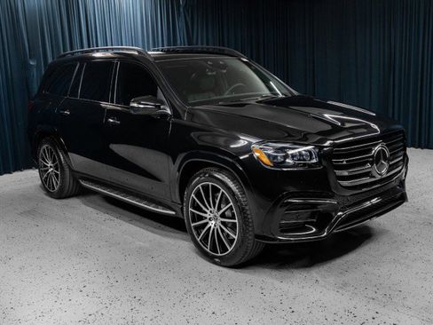 New 2025 Mercedes-Benz GLS 580 4MATIC image 3