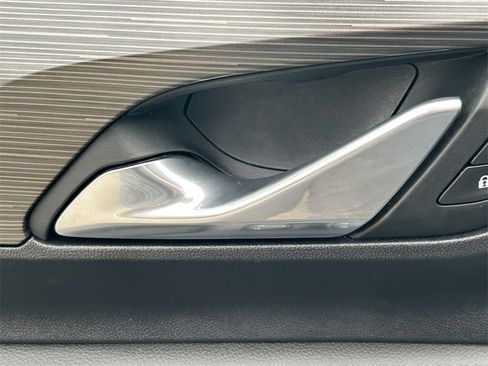 Used 2024 GMC Terrain SLE image 24