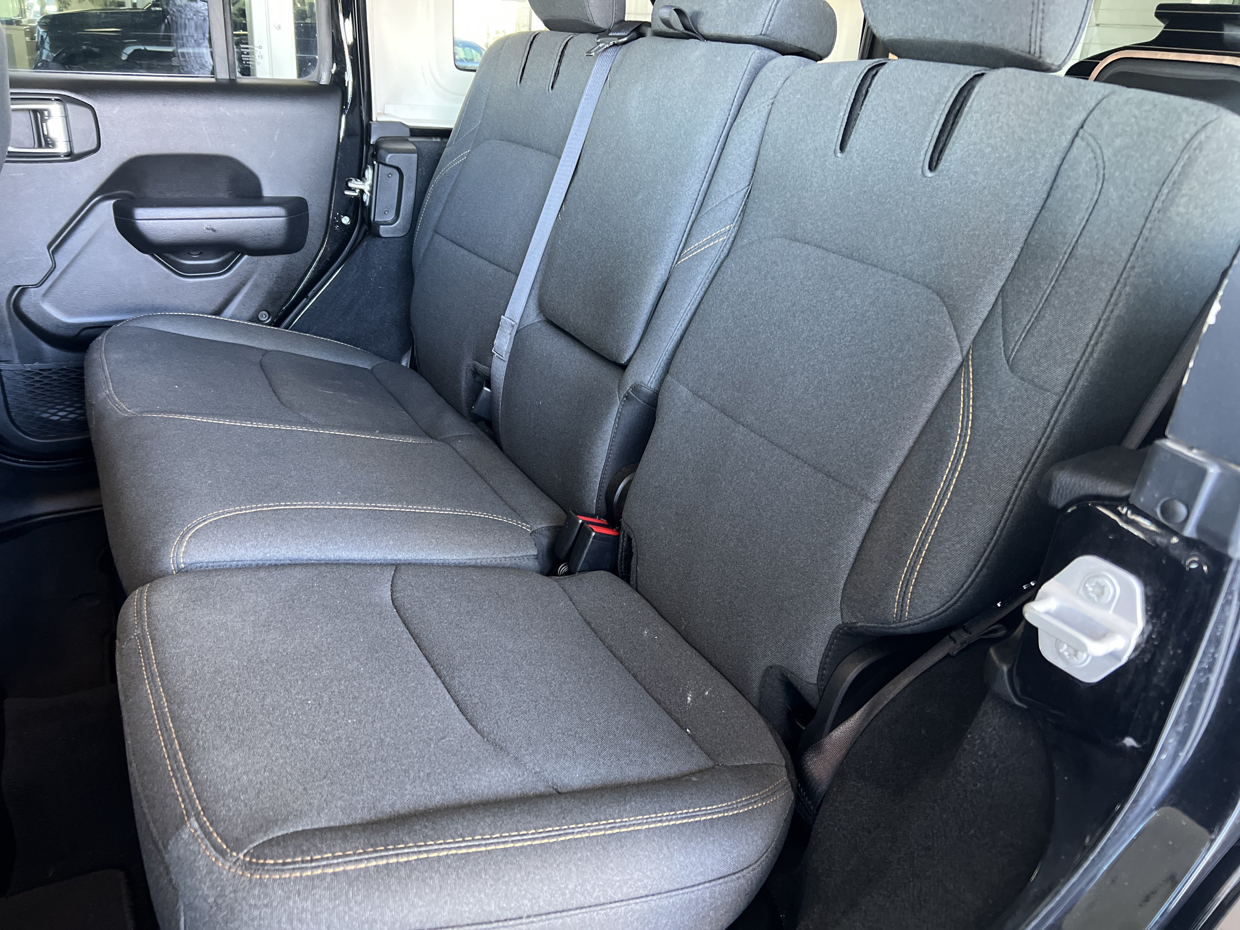 Used 2024 Jeep Wrangler Unlimited AWD/4WD image 8