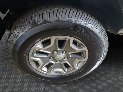 Used 2014 Jeep Wrangler Unlimited Sport w/ Connectivity Group image 21