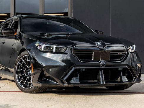 Used 2025 BMW M5 Touring image 5