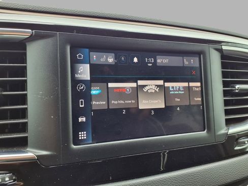 Used 2024 Chrysler Voyager LX image 6