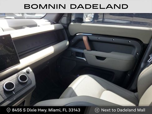 Used 2023 Land Rover Defender 110 X image 21