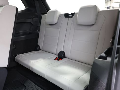 Used 2021 Volkswagen Tiguan SE R-Line FWD image 27