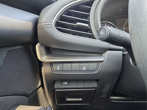 Used 2021 MAZDA MAZDA3 s FWD image 21