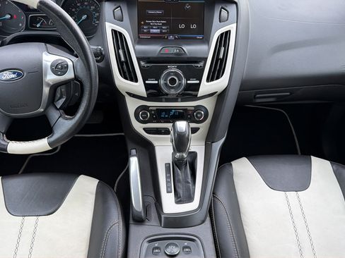 Used 2013 Ford Focus Titanium FWD image 8