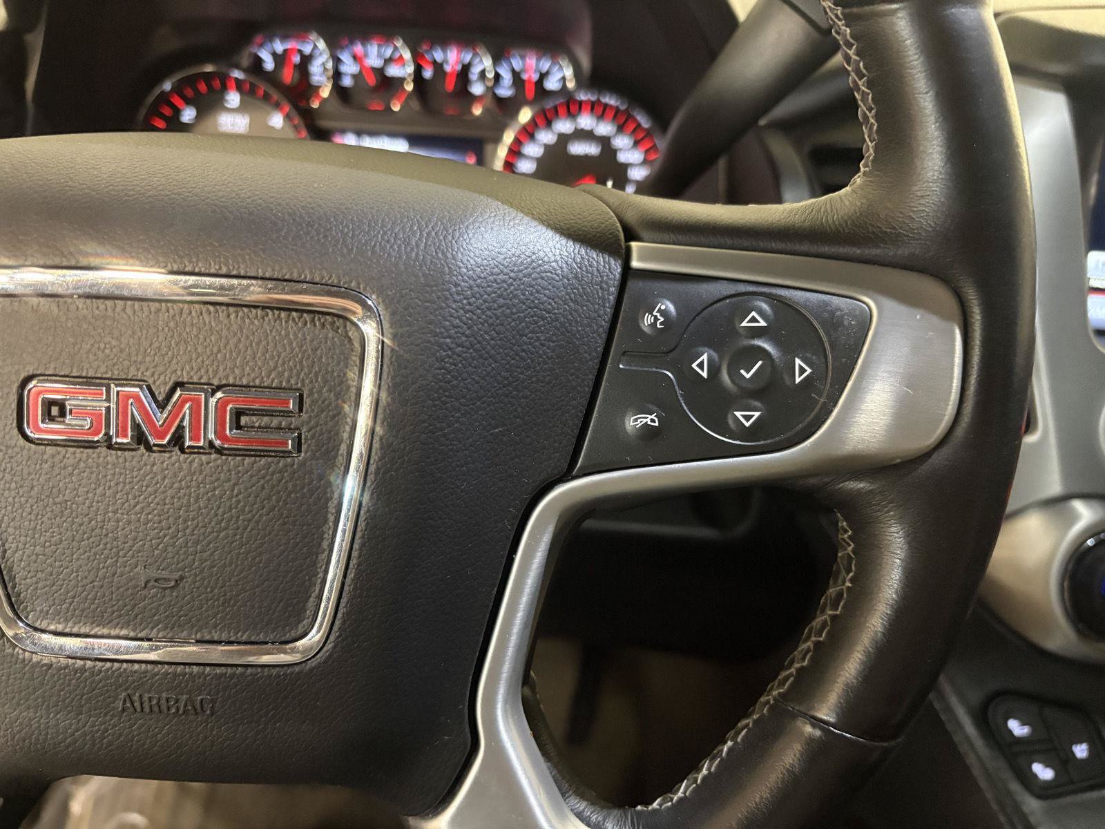 Used 2016 GMC Yukon SLT w/ Open Road Package AWD/4WD image 28