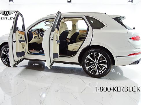 Certified 2023 Bentley Bentayga AWD/4WD image 5