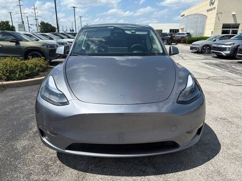 Used 2024 Tesla Model Y Long Range RWD image 3