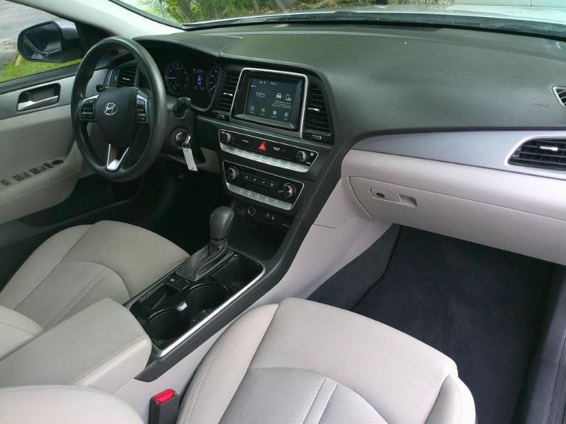 Used 2018 Hyundai Sonata SE w/ Cargo Package FWD image 18