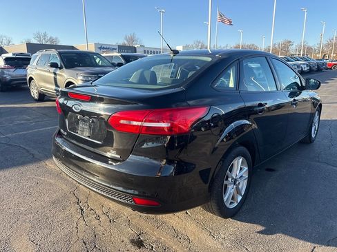 Used 2016 Ford Focus SE w/ SE Power Seat Package image 8