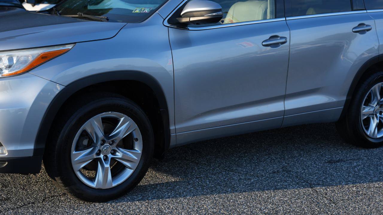 Used 2015 Toyota Highlander Limited AWD/4WD image 9