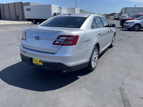 Used 2014 Ford Taurus Limited w/ Equipment Group 301A FWD image 8