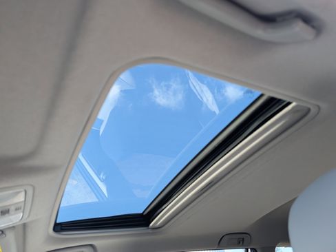 Used 2010 Toyota RAV4 Limited image 34