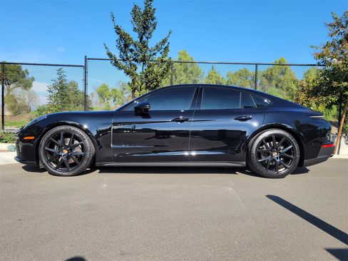 Certified 2024 Porsche Panamera image 2