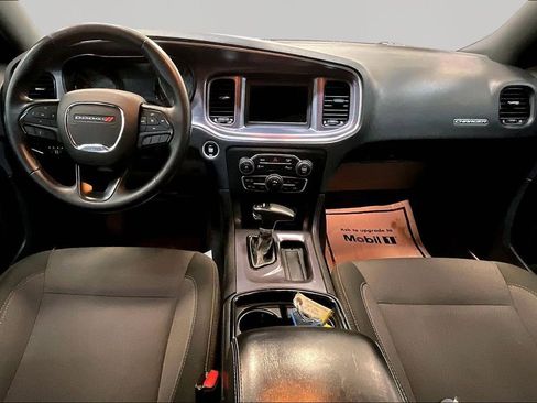Used 2018 Dodge Charger SXT w/ Blacktop Package RWD image 8