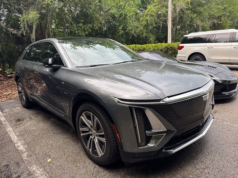 Used 2023 Cadillac Lyriq 2WD image 2
