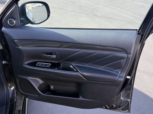 Used 2022 Mitsubishi Outlander LE image 30