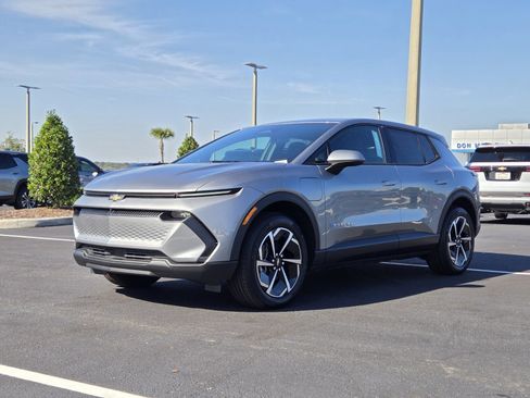 New 2026 Chevrolet Equinox EV LT image 2