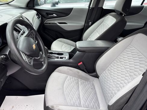 Used 2020 Chevrolet Equinox LS image 6