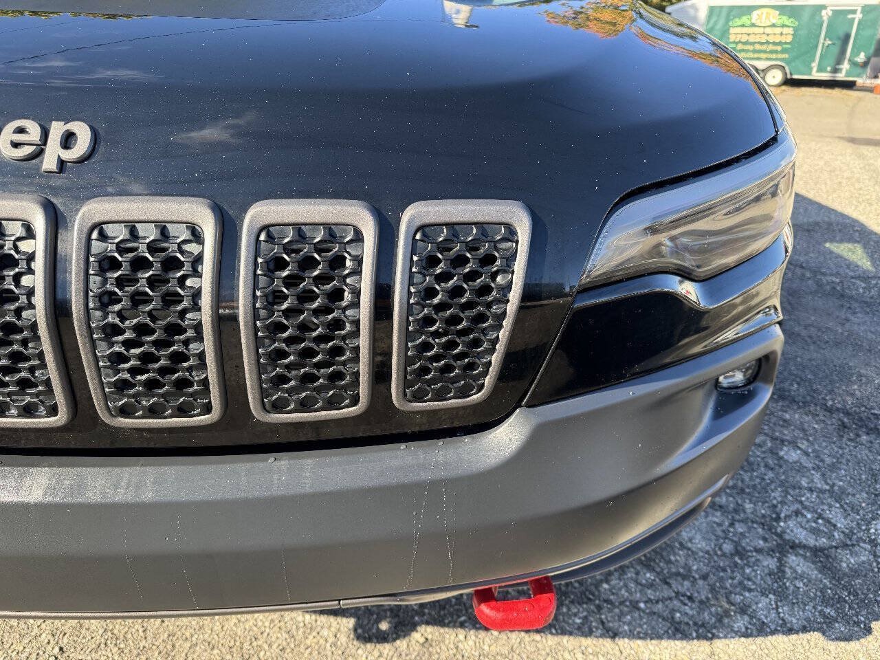 Used 2019 Jeep Cherokee Trailhawk w/ Comfort/Convenience Group AWD/4WD image 3