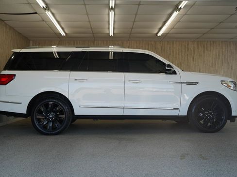 Used 2020 Lincoln Navigator L Reserve w/ Luxury Package AWD/4WD image 6
