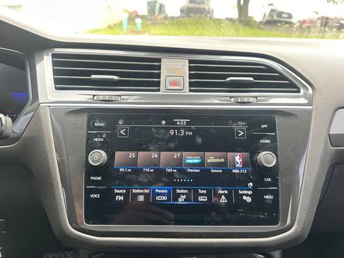 Used 2023 Volkswagen Tiguan SE FWD image 17