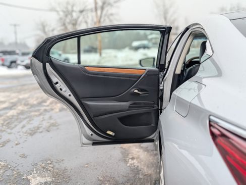 Used 2019 Lexus ES 350 Luxury image 45