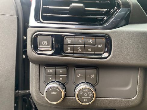New 2026 GMC Yukon AT4 w/ AT4 Premium Package AWD/4WD image 30