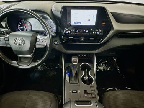 Used 2023 Toyota Highlander LE image 27