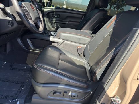 Used 2023 Nissan Titan PRO-4X w/ Pro-4x Convenience Package AWD/4WD image 12