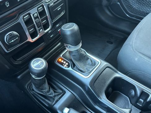 Used 2022 Jeep Gladiator Sport image 22