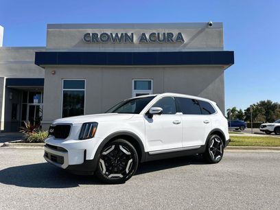 Used 2023 Kia Telluride EX w/ EX Captain's Chair Package