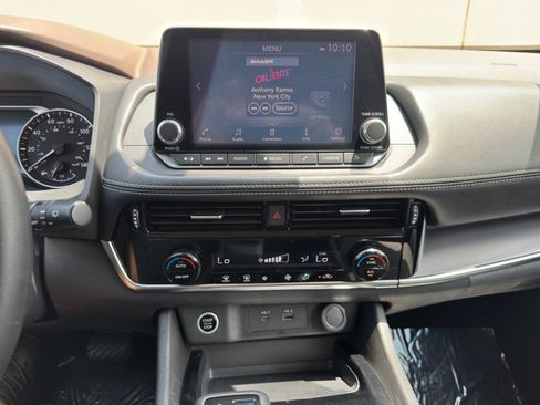 Used 2022 Nissan Rogue SV FWD image 21