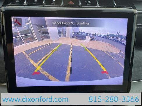 Used 2023 Jeep Grand Cherokee Overland image 11