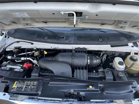 Used 2010 Ford E-150 and Econoline 150 image 23