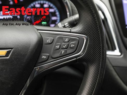 Used 2020 Chevrolet Malibu LT image 16