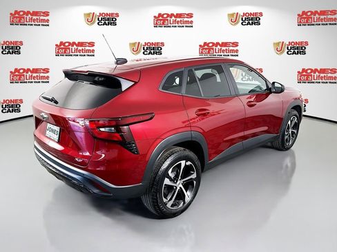 Used 2025 Chevrolet Trax RS w/ Sunroof Package image 16