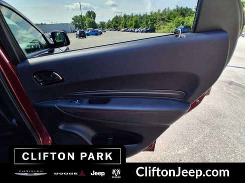 Used 2022 Dodge Durango R/T w/ Tow 'N Go Package AWD/4WD image 14