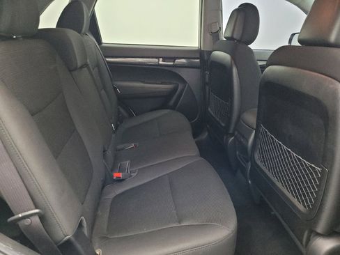 Used 2015 Kia Sorento LX FWD image 19